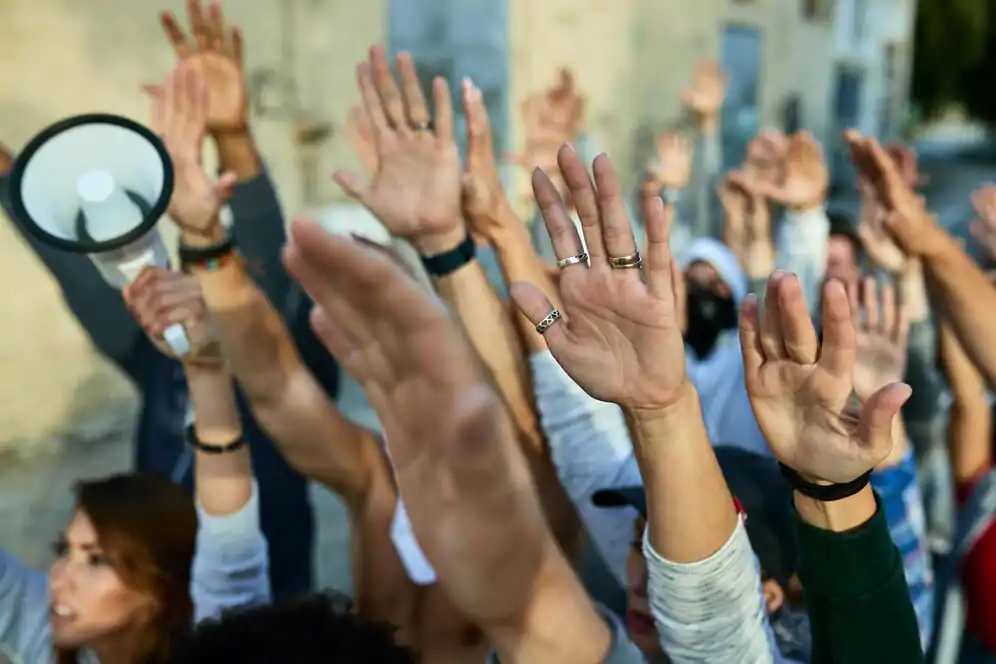 Site Eficaz para Sindicatos: Construa um site organizado e responsivo para melhorar a comunicação e transparência com os associados.